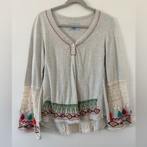 Judith March embroidered crochet boho bell sleeve blouse size medium